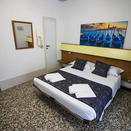 Lucy Hotel