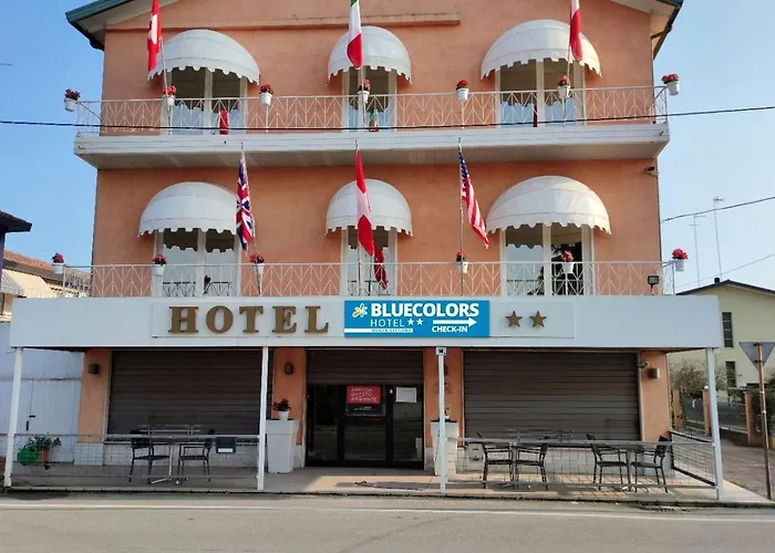 Bluecolors Hotel 2*