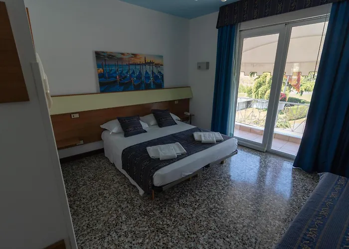Bluecolors Hotel 2*